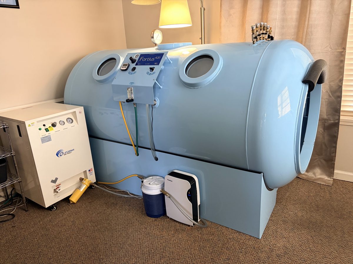 Hard shell hyperbaric oxygen chamber at Wellness Origin Spa