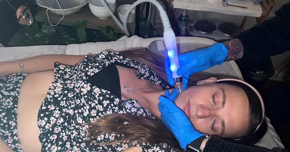 Laser treatment room with protective eyewear at Wellness Origin Spa